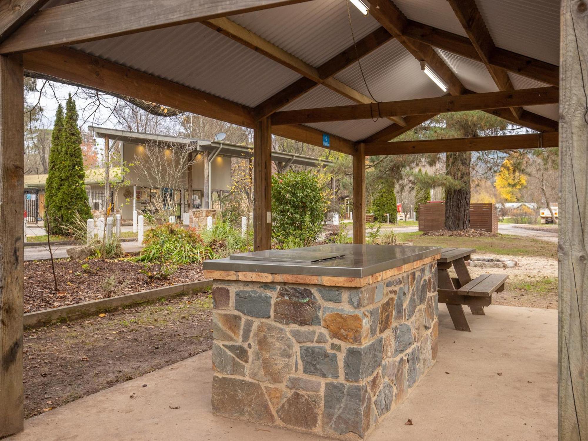 Nrma Bright Holiday Park Exterior photo