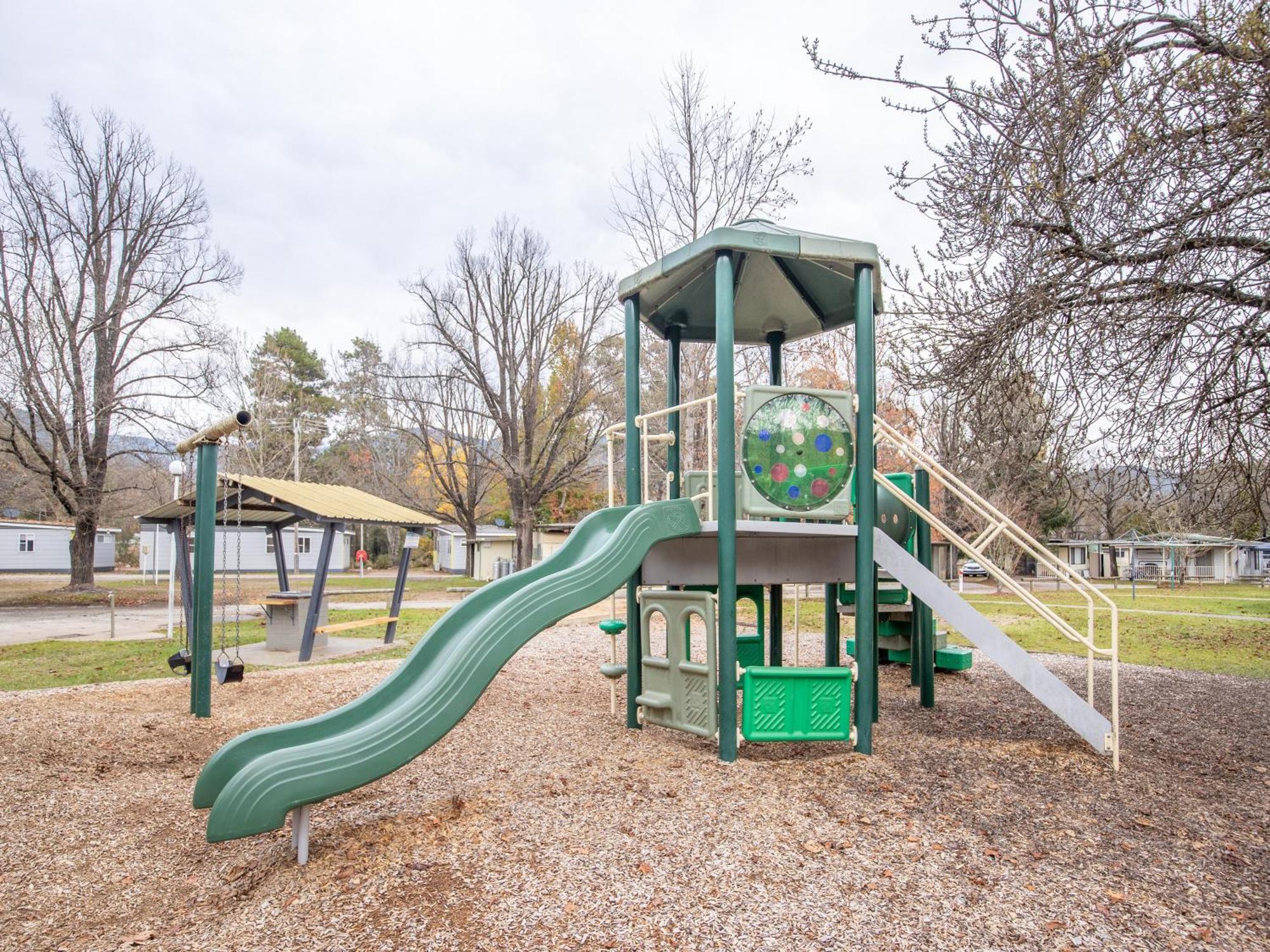 Nrma Bright Holiday Park Exterior photo