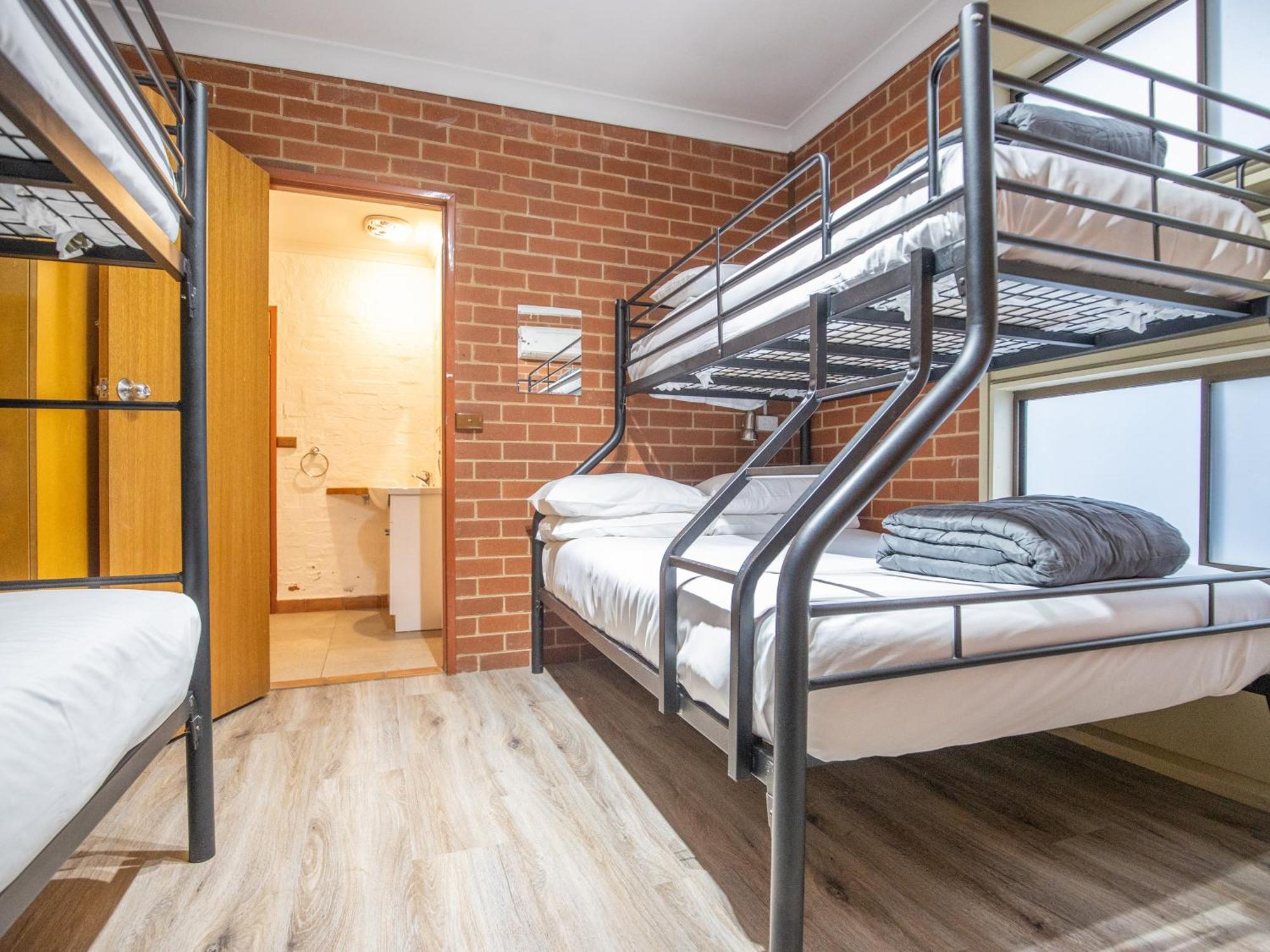 Nrma Bright Holiday Park Room photo